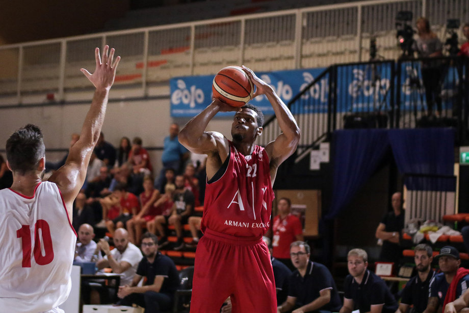 Milano piace, spinge, segna e vince: 106-72 con Varese nella finale di Castelletto Ticino