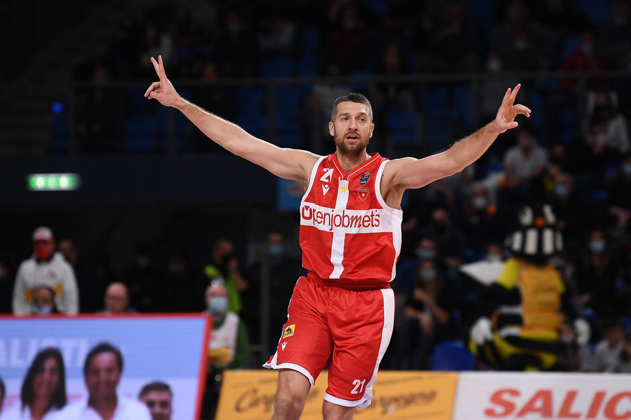 In Openjobmetis Varese – GeVi Napoli Ferrero alla 200ª presenza in Serie A