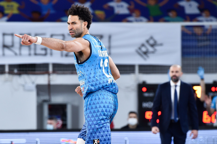 Buscaglia, esordio vincente alla guida della Germani Brescia con super Crawford