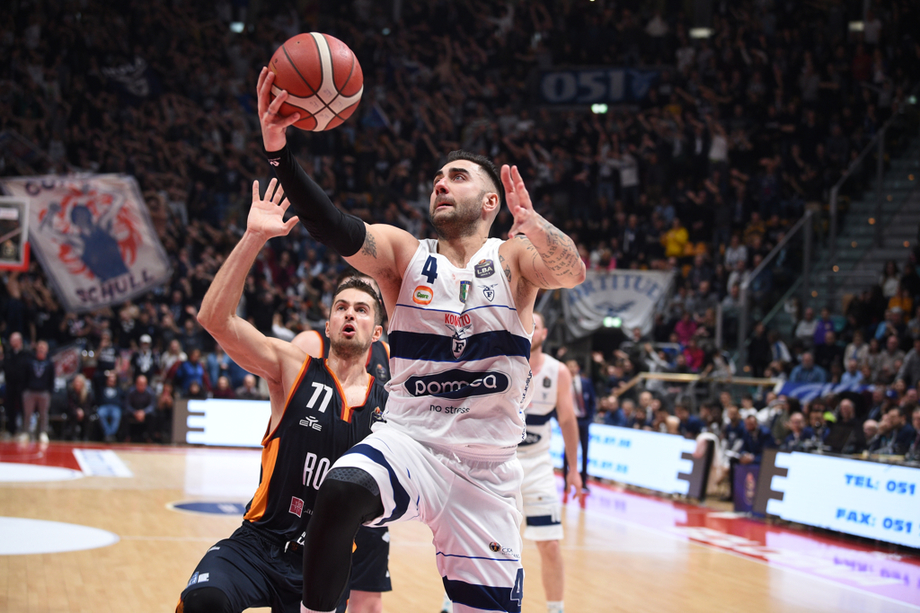 Aradori e Robertson trascinano la Pompea Fortitudo nell'anticipo con Roma