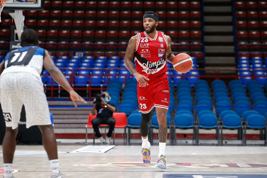 Eurosport Supercoppa: Milano costruisce in difesa la sua quarta vittoria contro Brescia. Delaney primo giocatore Olimpia oltre quota 20 in questa stagione
