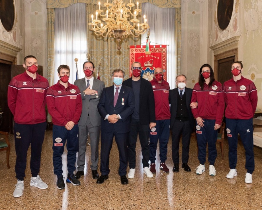 Umana Reyer Venezia, Brugnaro e Casarin ricevono la stella d'Oro Coni al Merito Sportivo