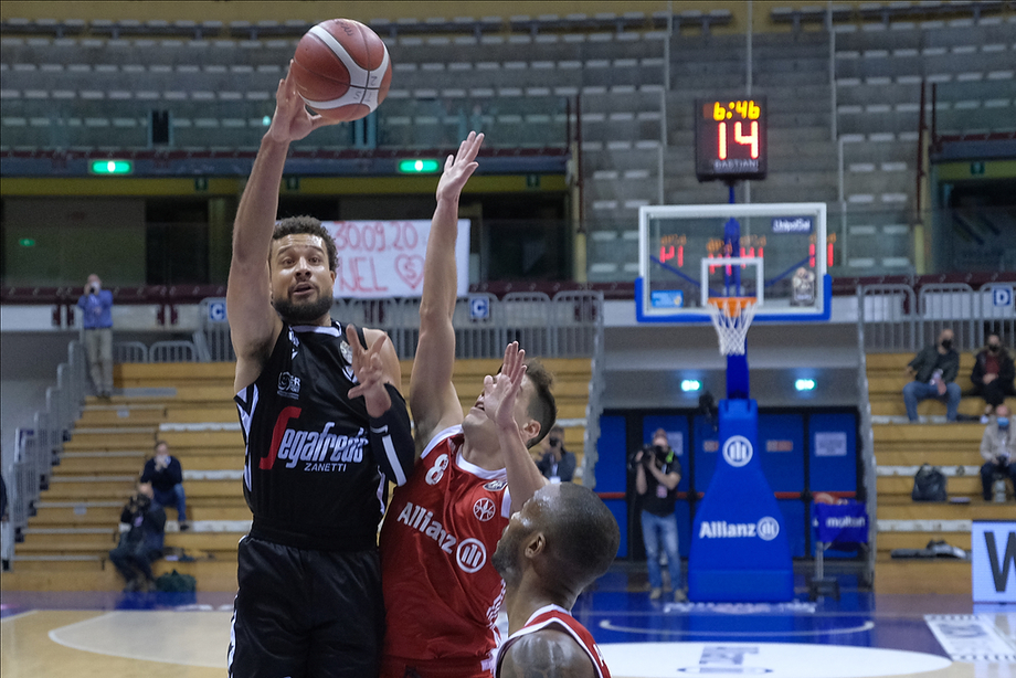 Serie A UnipolSai: alle 20.30 la sfida tra Virtus Segafredo Bologna e Allianz Pallacanestro Trieste