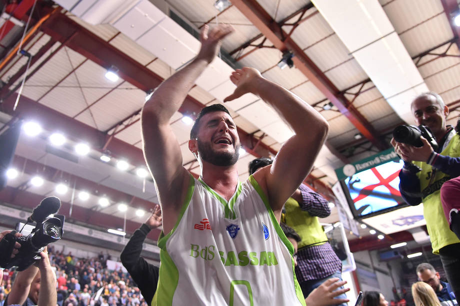 Il Banco di Sardegna travolge l'Holon: è finale in Fiba Europe Cup