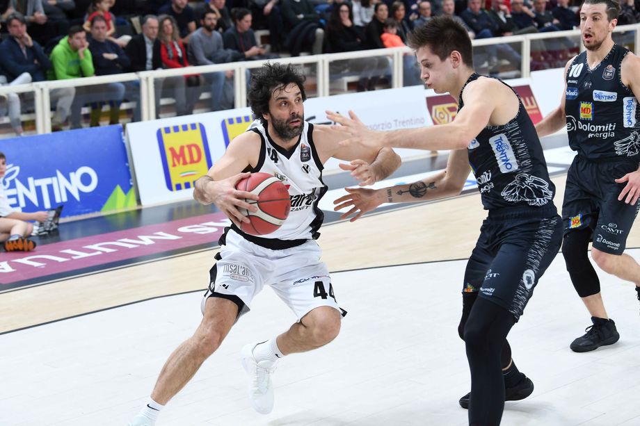 Segafredo, primato blindato da Teodosic: nuovo 'high' per punti in Italia (30) e primato stagionale anche per falli subiti (10), valutazione (34) e tiri segnati (9)