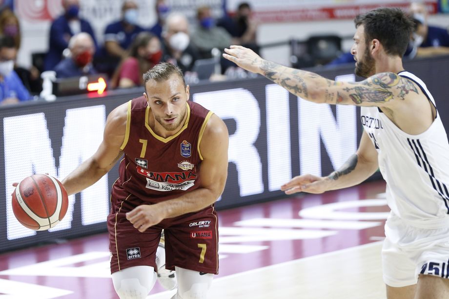 L'Umana Reyer Venezia apre la Discovery+Supercoppa battendo la Fortitudo Bologna