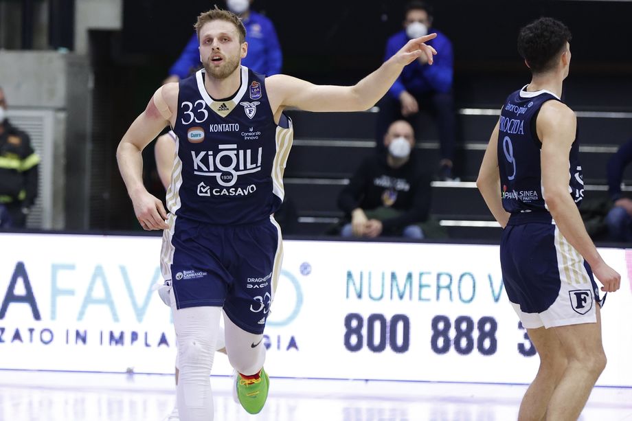 Fortitudo Kigili Bologna, il derby di Charalampopoulos: “Dovremo giocare con sacrificio. Tutti qui hanno il giusto spirito per puntare alla salvezza”