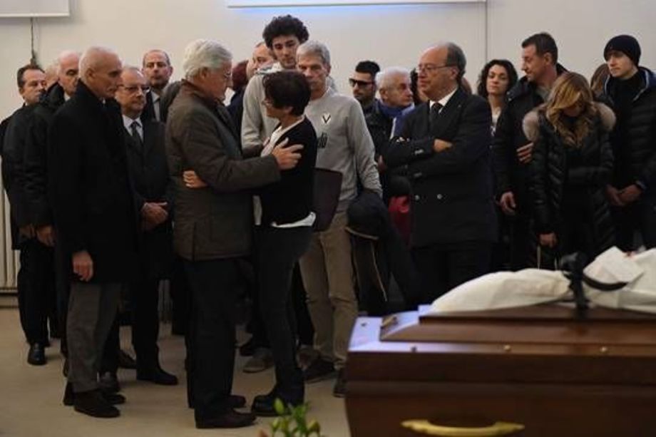 L'ultimo saluto di Bologna ad Alberto Bucci