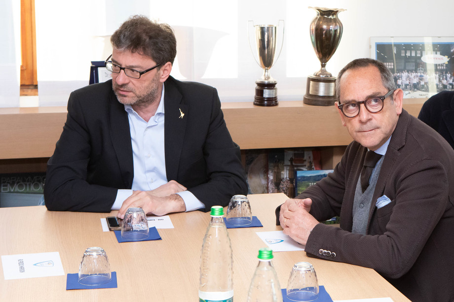 A Cantù sport e politica per un incontro sulla sostenibilità e sviluppo del basket italiano