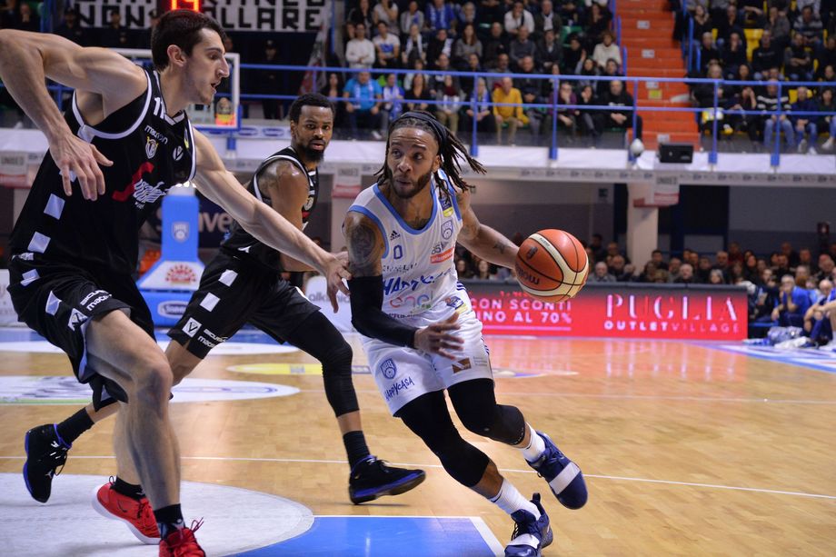 Happy Casa Brindisi, il riscatto è nel segno di Adrian Banks: miglior prova della stagione con 27 punti