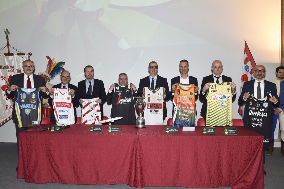 PosteMobile Final Eight, la parola agli allenatori. Sacchetti: 'In una gara secca tutti possono provarci'. Caja: 'Per noi è un grande stimolo'