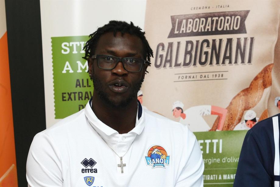 Vanoli Cremona, presentato il pivot Mangok Mathiang: 'Sacchetti mi ha convinto che questa è la mia grande occasione'