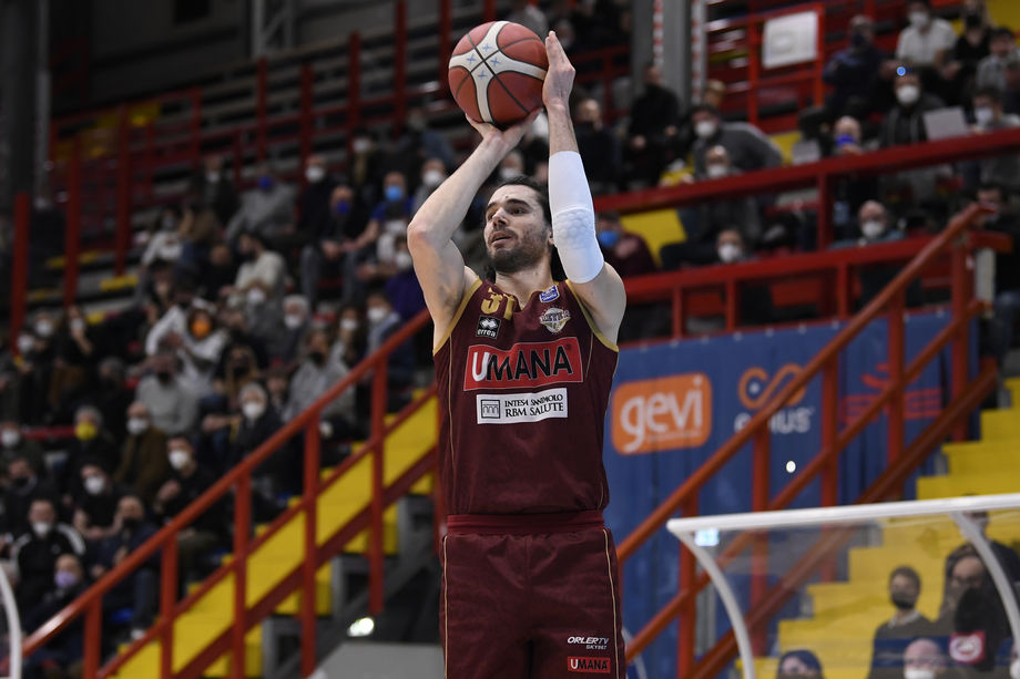 Umana Reyer Venezia, il recupero di Michele Vitali: “Migliorerò giorno dopo giorno. Le tante vittorie ci danno fiducia per i playoff”