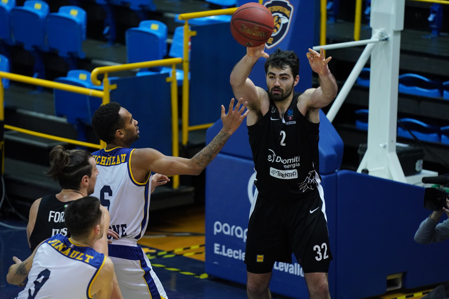 EuroCup: importante successo per la Dolomiti Energia Trentino che batte il Metropolitans