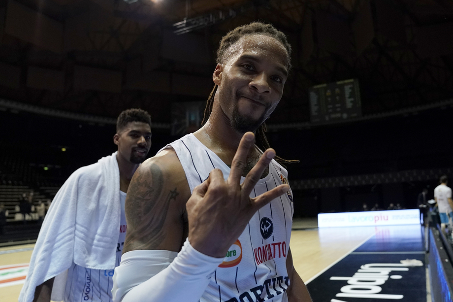 Fortitudo Lavoropiù Bologna, terza vittoria della gestione Dalmonte con il miglior Banks della stagione 