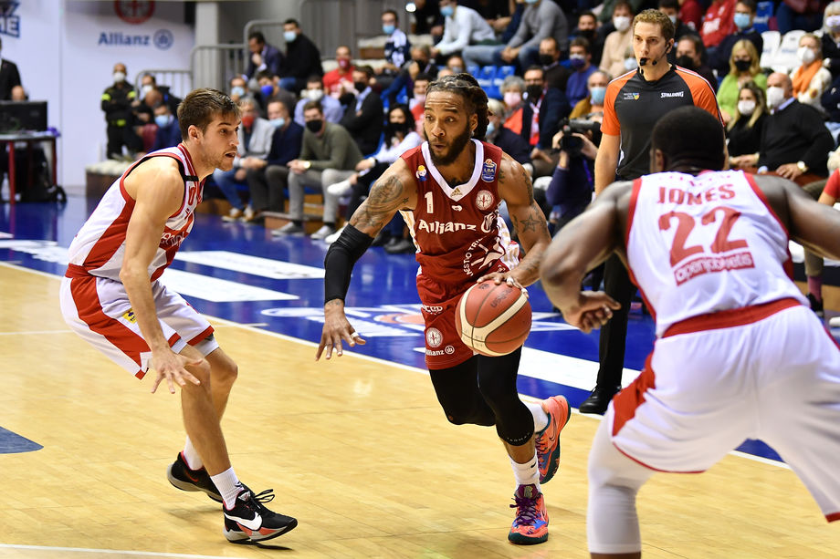 Oggi si recupera il 16° turno: Openjobmetis Varese - Allianz Trieste alle 19.30 su Eurosport 2 con Adrian Banks grande ex della partita