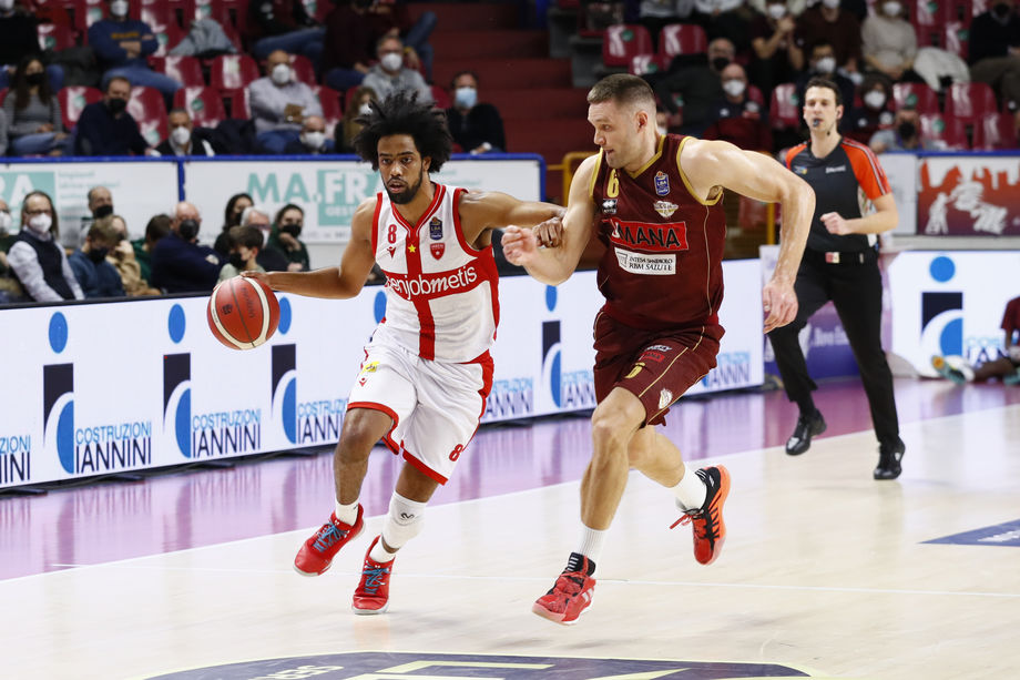 Openjobmetis, presentato Tomas Woldetensae: "Una gioia vestire la maglia di Varese"