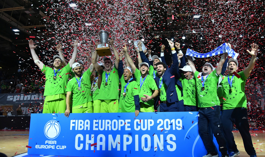 Il Banco di Sardegna conquista la Fiba Europe Cup: Wurzburg battuto anche nella finale di ritorno. E' la prima coppa continentale nella storia di Sassari