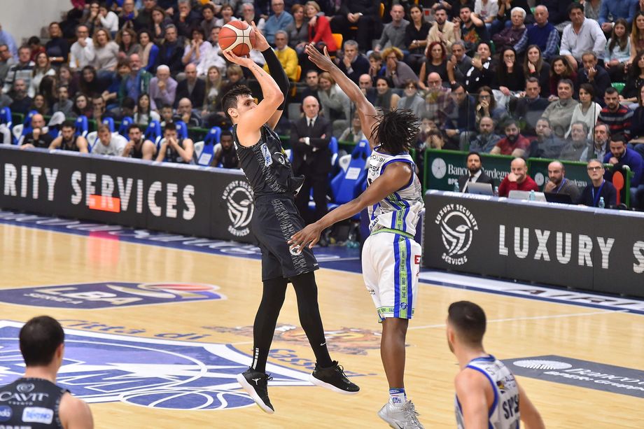 Tra Sassari e Trento stavolta decide allo scadere Alessandro Gentile