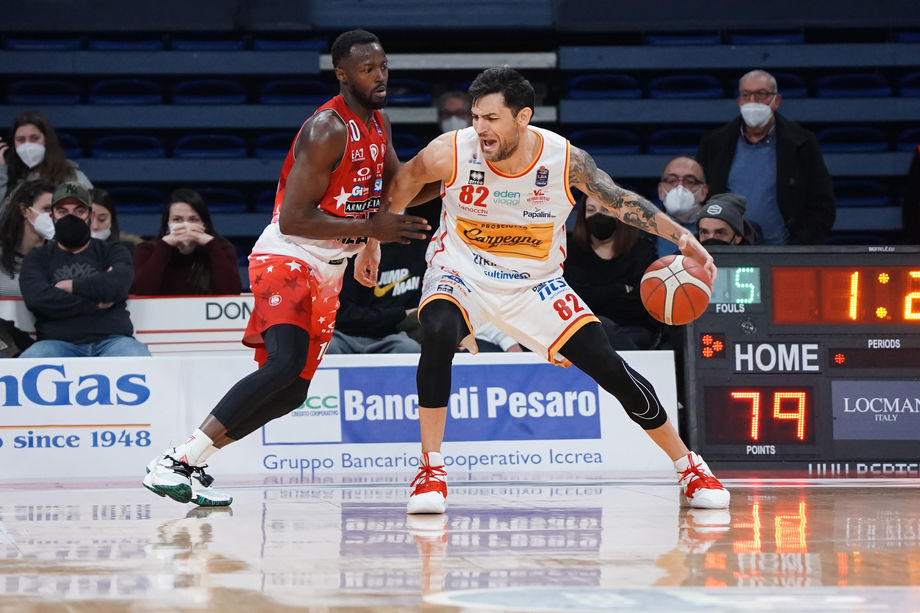 A|X Armani Exchange Milano - Carpegna Prosciutto Pesaro alle 17.30 su Eurosport 2: Delfino a 8 punti da quota 2.000 in Serie A