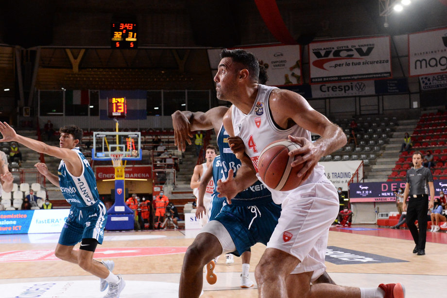 Eurosport Supercoppa, Scola trascina l'Openjobmetis Varese contro l'Acqua S.Bernardo Cantù