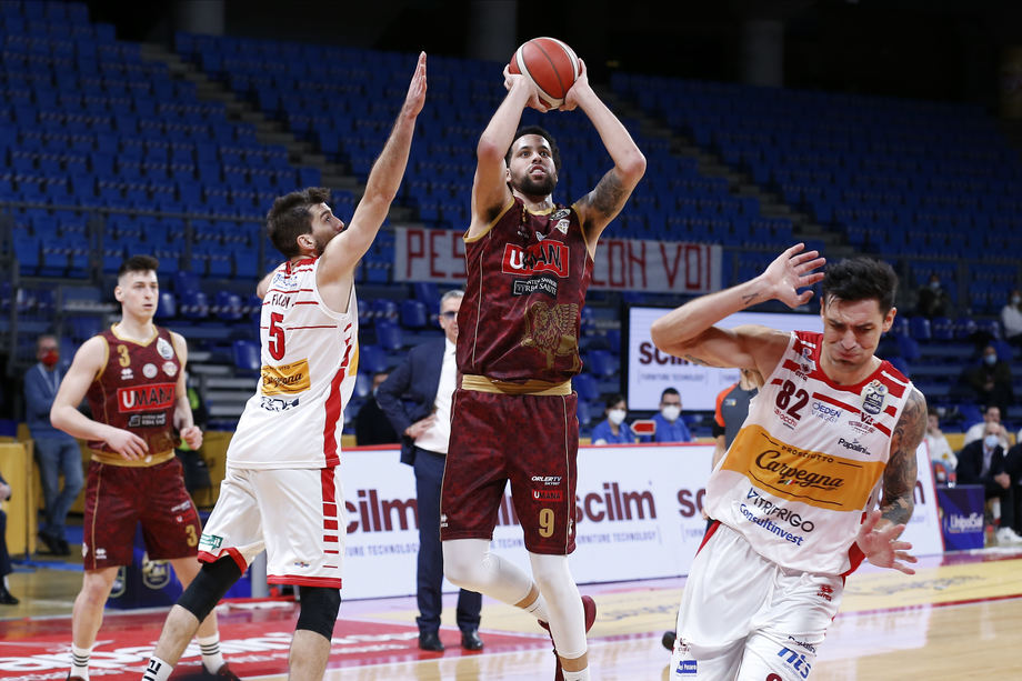 Serie A UnipolSai: il posticipo è dell'Umana Reyer Venezia che si conferma contro la Carpegna Prosciutto Pesaro