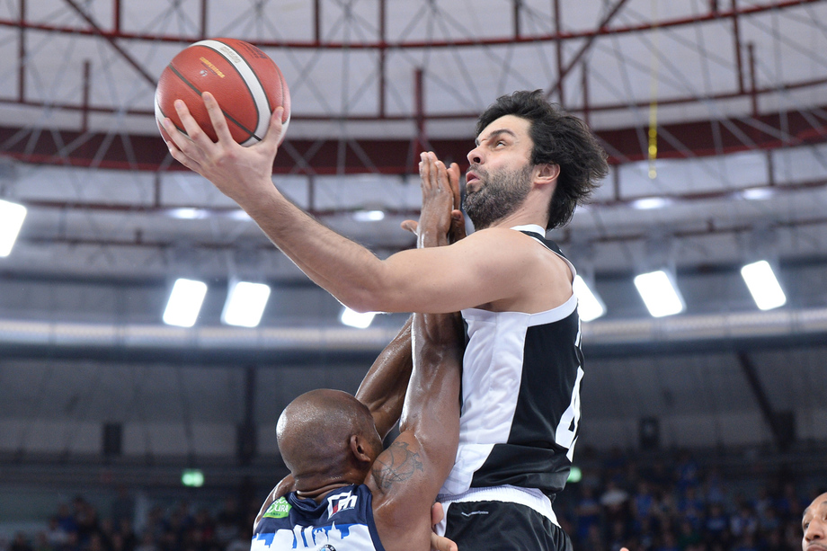 A Brescia decide Teodosic: la Segafredo Bologna prosegue la marcia imbattuta