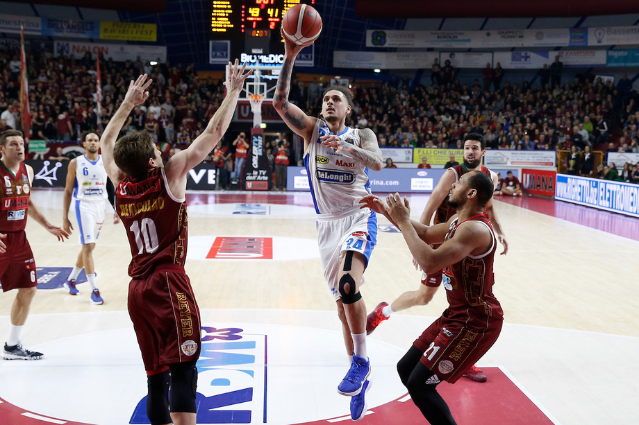 L'Umana Reyer Venezia firma Isaac Fotu