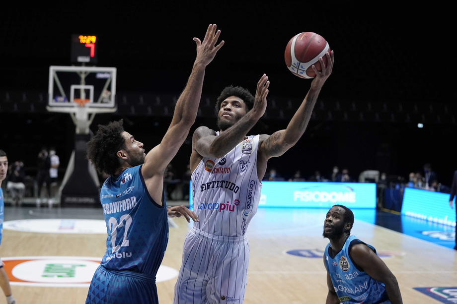 La Fortitudo Lavoropiù Bologna conquista un'importante vittoria contro la Germani Brescia