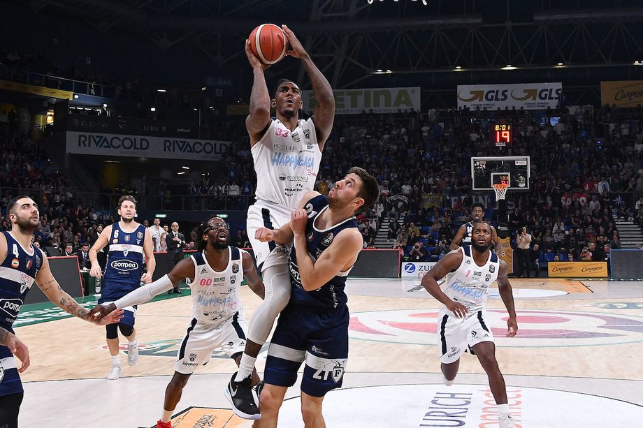 Una Happy Casa da urlo batte la Pompea Fortitudo (78-53) e conquista la finale