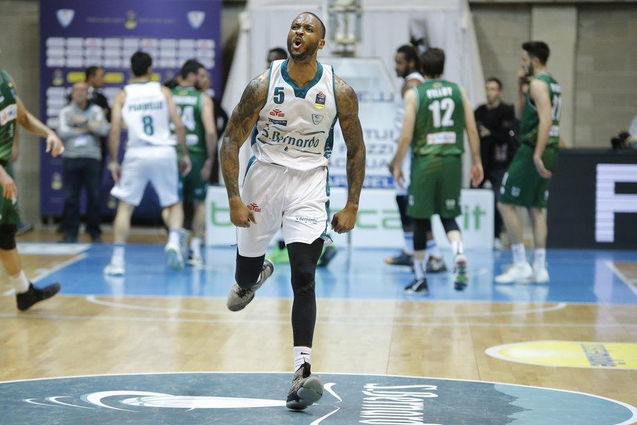 LBA Serie A PosteMobile, i numeri della giornata: nell'anticipo Gaines e Jefferson trascinano la Acqua S. Bernardo contro la Sidigas