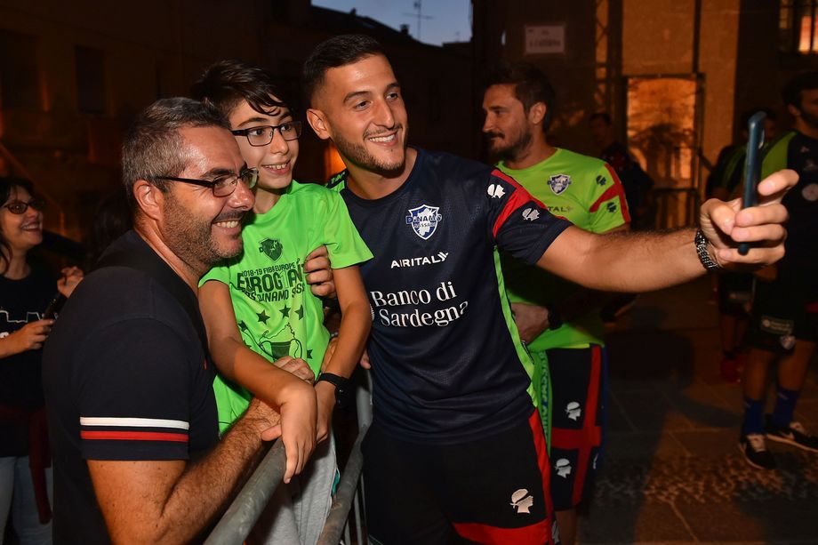Il Banco di Sardegna si presenta in piazza a Sassari. Sardara: 'Avanti con ambizione nel nostro progetto'