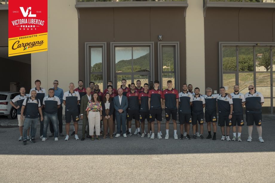 La VL Pesaro in visita allo stabilimento del Main Sponsor Prosciutto di Carpegna. Costa: 'Un legame che speriamo prosegua per molto tempo'
