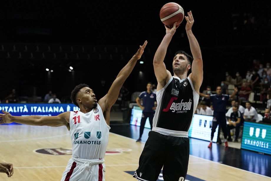 Serie A UnipolSai: il posticipo delle 20.45 tra UNAHOTELS Reggio Emilia e Virtus Segafredo Bologna su Rai Sport HD