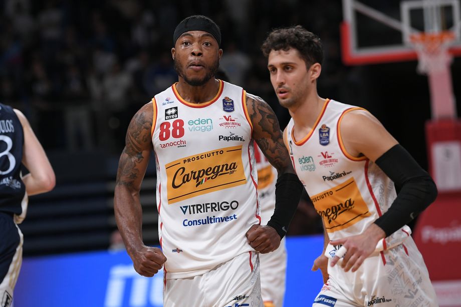 Carpegna Prosciutto Pesaro,  contro la Fortitudo Tyrique Jones eguaglia il proprio "high" per rimbalzi catturati (15)