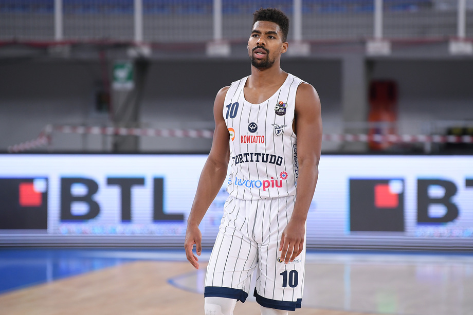 Fortitudo Lavoropiù, high personale per Wesley Saunders con 26 punti e "doppia doppia" per Adrian Banks