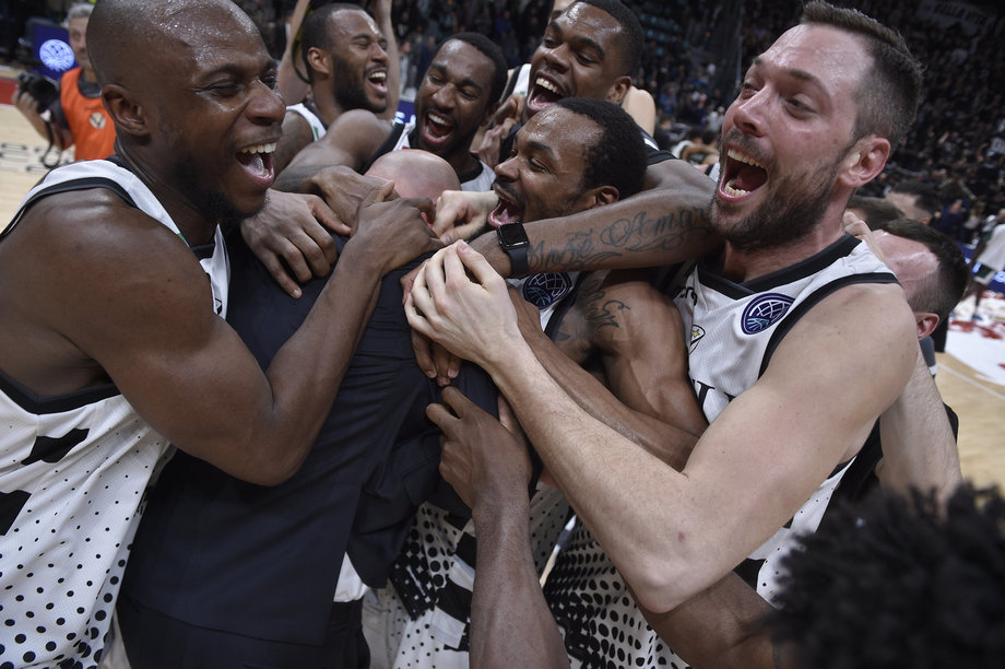 La Segafredo Bologna rimonta il Nanterre e vola alla Final Four di BCL
