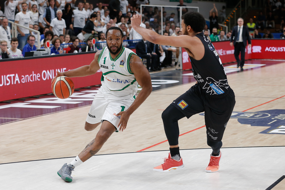 Pesaro ingaggia l'ala Dezmine Wells