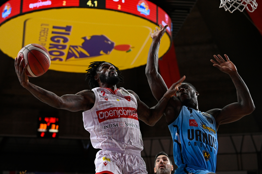 Openjobmetis Varese, miglior valutazione per Scola (36). 'High' personale di punti (27) per Beane