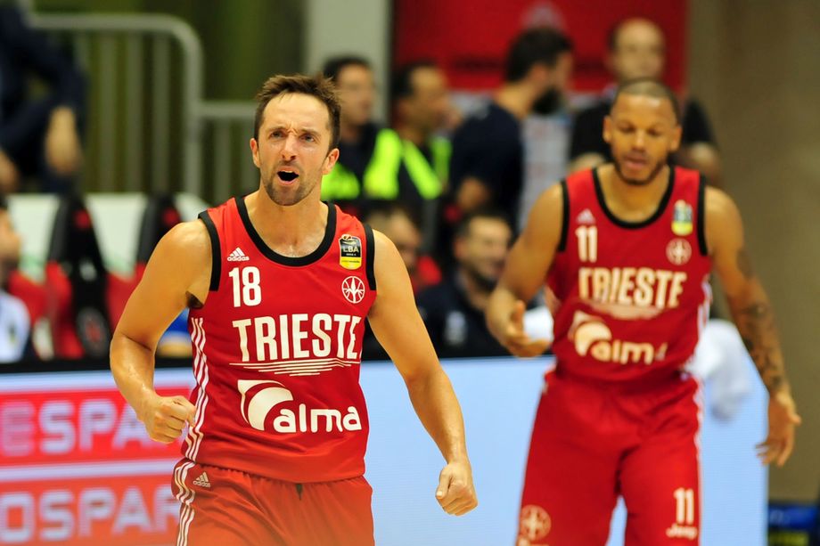 Trieste, prima vittoria in A nel segno di Strautins e Cavaliero
