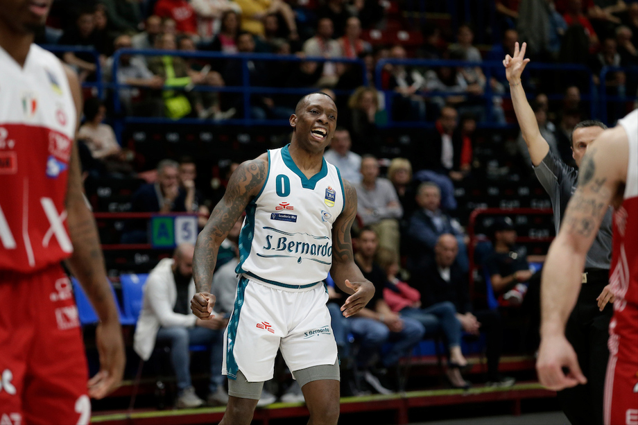Frank Gaines è della Segafredo Virtus Bologna