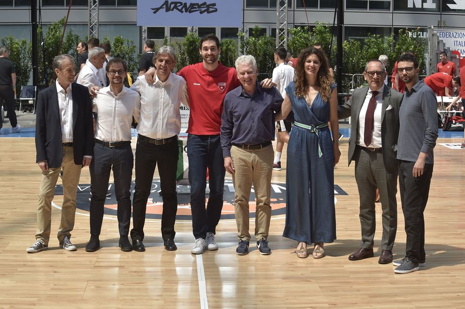 Bianchi alla seconda tappa di 'Next Generation Educational: 'Un progetto che LBA sostiene per aiutare  i giovani a crescere anche fuori dal campo'
