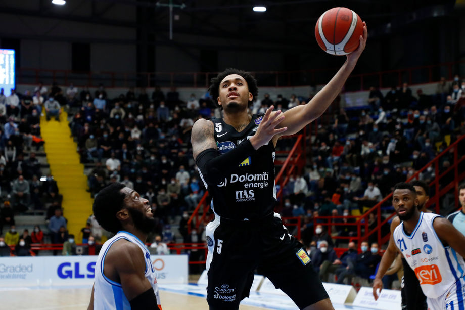 Reynolds: “Ho trovato molte differenze tra NBA e Serie A. Il futuro? Sono solo concentrato su Trento”