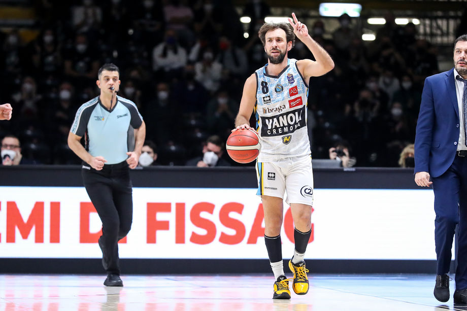 Openjobmetis Varese - Vanoli Cremona domenica alle 17.30 su Eurosport 2: Poeta taglia il traguardo delle 400 presenze in Serie A
