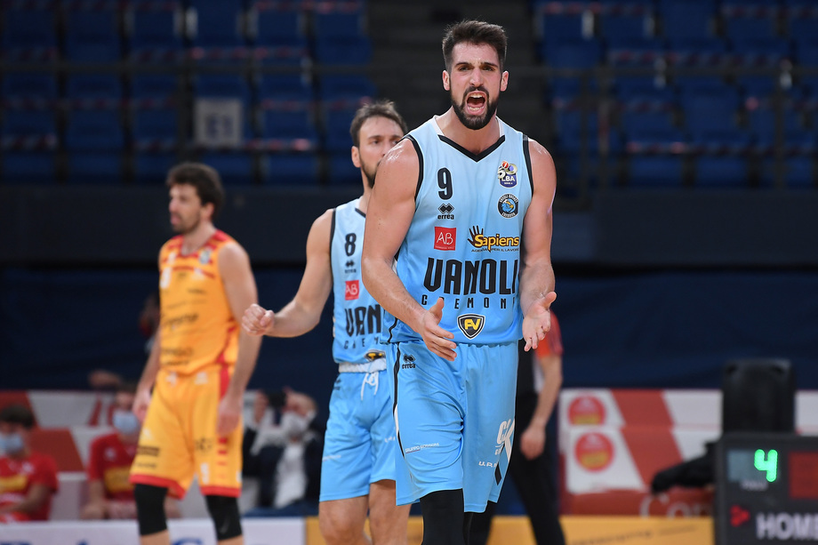 Serie A UnipolSai: la domenica si apre con Vanoli Cremona - Dolomiti Energia Trentino. Mian al record di presenze della storia di Cremona (113)