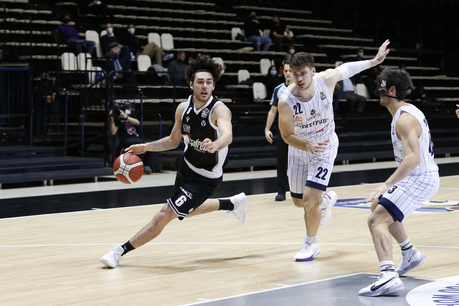 Teodosic, con 14 assist eguagliato il record societario che apparteneva a Markovic. Pajola, prima volta in doppia cifra e record personale in A (14 punti)