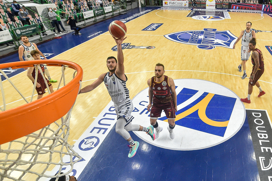 Banco di Sardegna Sassari, in gara 4 con l'Umana Venezia Marco Spissu si supera con 25 punti: non era mai andato oltre i 17 in postseason