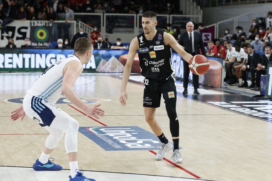 Dolomiti Energia Trentino, nel successo contro Brindisi nuovi massimi in carriera per Flaccadori in punti (30), assist (8) e valutazione (43)