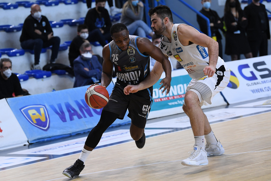 Serie A UnipolSai: il 'lunch match' alla Vanoli Cremona sulla Dolomiti Energia Trentino