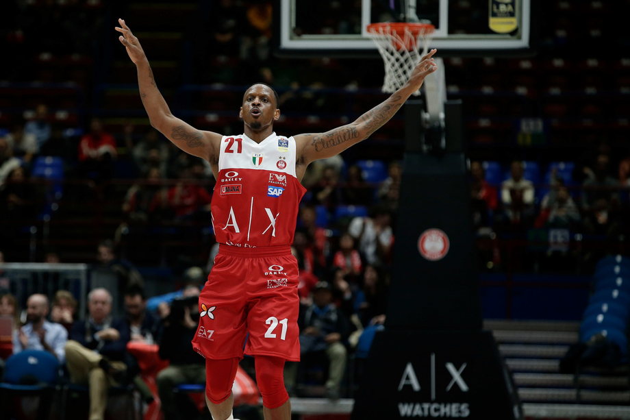 AX Armani Exchange Milano, record dall'arco nella vittoria con la VL Pesaro